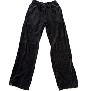 Brandy Melville - Anastasia velvet sweatpants - never worn.